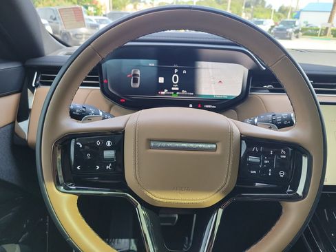 Used 2025 Land Rover Range Rover Sport Dynamic SE AWD/4WD image 29