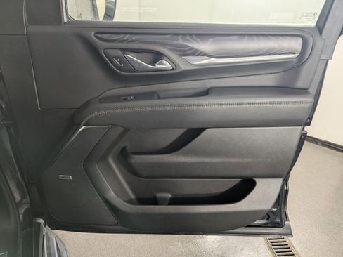 Used 2023 GMC Yukon XL Denali w/ Advanced Technology Package image 22