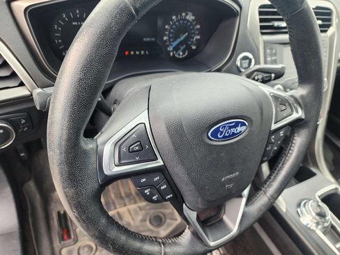 Used 2017 Ford Fusion SE w/ Equipment Group 201A FWD image 18