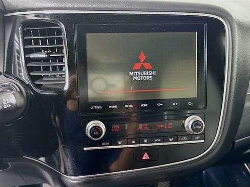 Used 2022 Mitsubishi Outlander GT image 18
