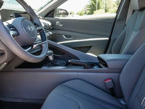 Certified 2025 Hyundai Elantra Sport FWD image 18