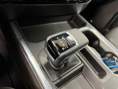 Used 2024 GMC Sierra 1500 SLT w/ SLT Premium Plus Package image 18