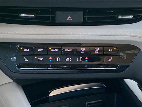 Used 2021 Buick Envision Preferred FWD image 11