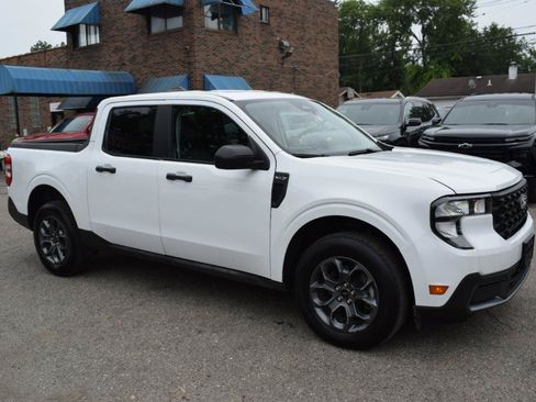 Used 2025 Ford Maverick XLT w/ Equipment Group 302A AWD/4WD image 6