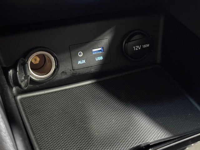Used 2018 Hyundai Ioniq Blue FWD image 18