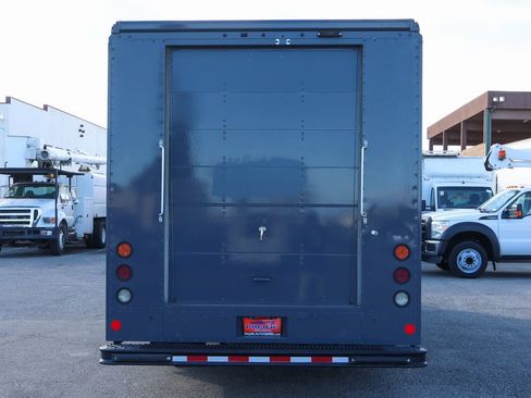 Used 2019 Ford E-450 and Econoline 450 Super Duty image 7