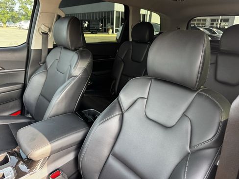 Certified 2025 Kia Telluride S FWD image 31