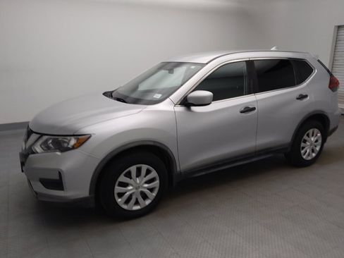 Used 2018 Nissan Rogue S FWD image 2