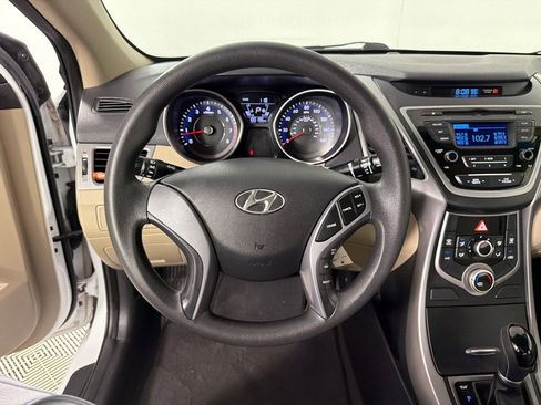 Used 2015 Hyundai Elantra SE FWD image 15