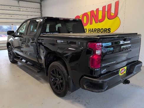 Used 2023 Chevrolet Silverado 1500 Custom image 2