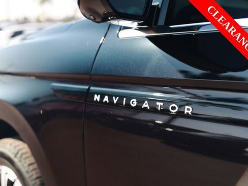 Used 2025 Lincoln Navigator Black Label AWD/4WD image 14