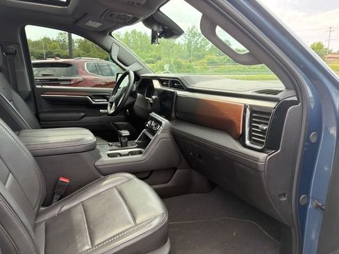 Used 2024 GMC Sierra 1500 Denali w/ Technology Package AWD/4WD image 10
