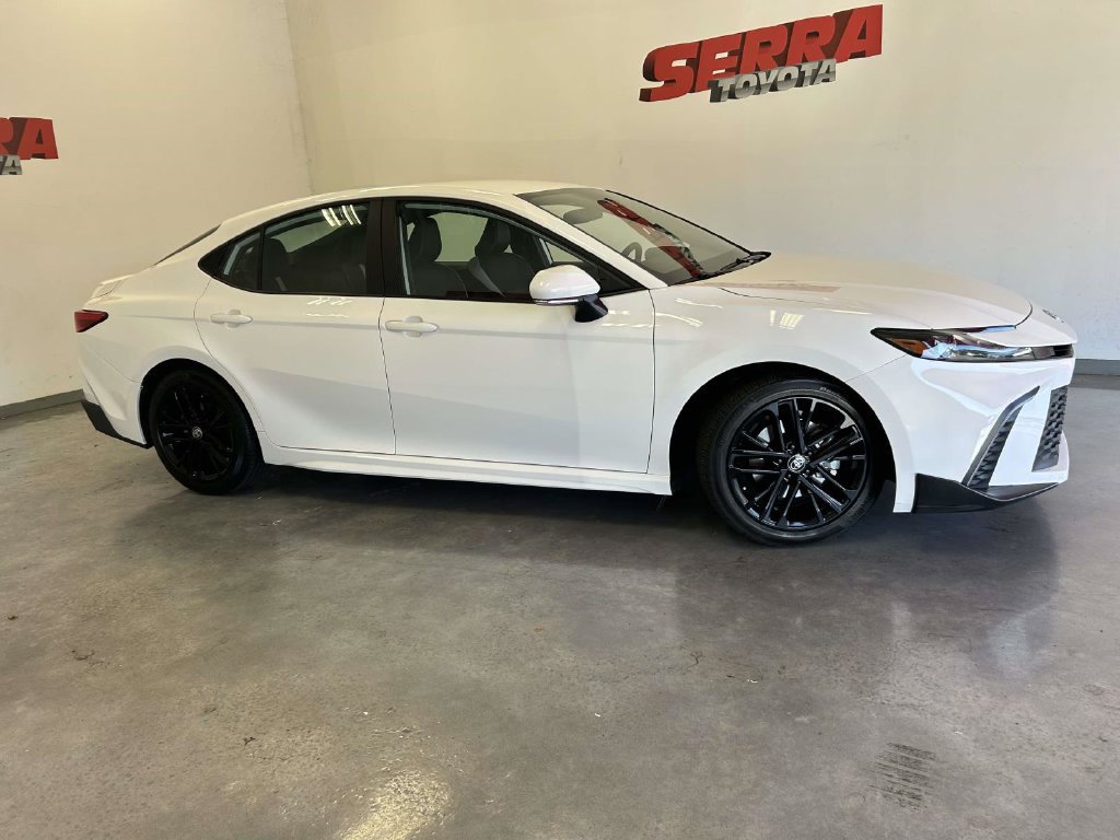 Used 2026 Toyota Camry SE FWD image 2