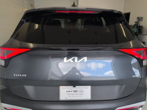 Certified 2023 Kia Sportage LX AWD/4WD image 10
