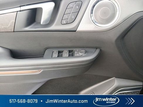 Used 2025 Buick Enclave Avenir w/ LPO, Floor Liner Package AWD/4WD image 22