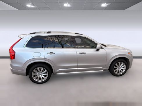 Used 2018 Volvo XC90 T6 Momentum w/ Convenience Package image 8
