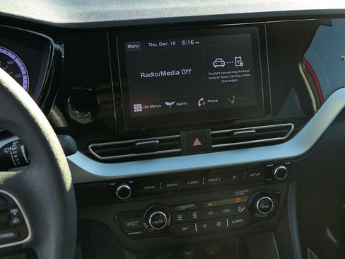 Used 2022 Kia Niro LX image 17