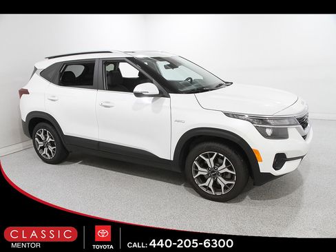 Used 2023 Kia Seltos EX AWD/4WD image 1