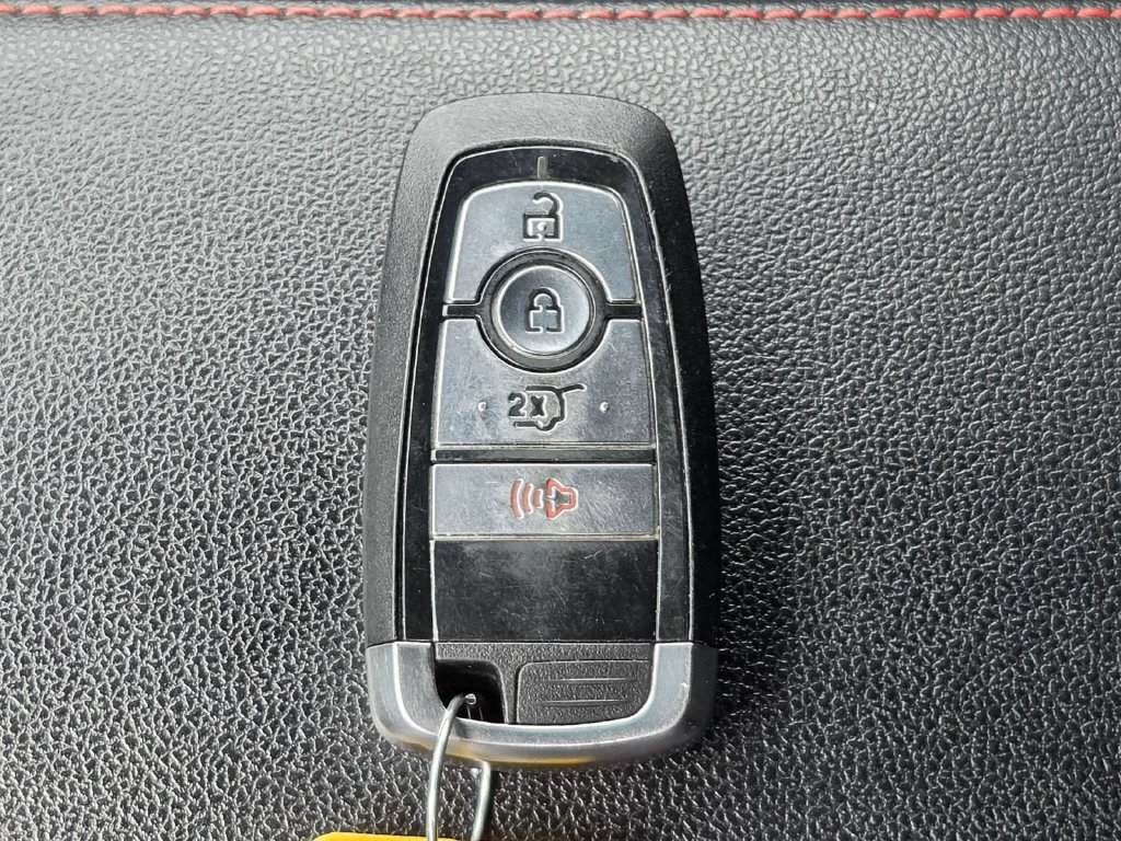 Used 2025 Ford Escape ST-Line AWD/4WD image 32