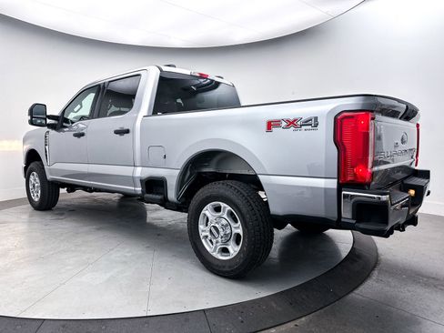 Used 2024 Ford F250 XLT w/ FX4 Off-Road Package AWD/4WD image 11