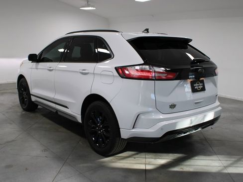 Used 2022 Ford Edge SE w/ Black Appearance Package image 7