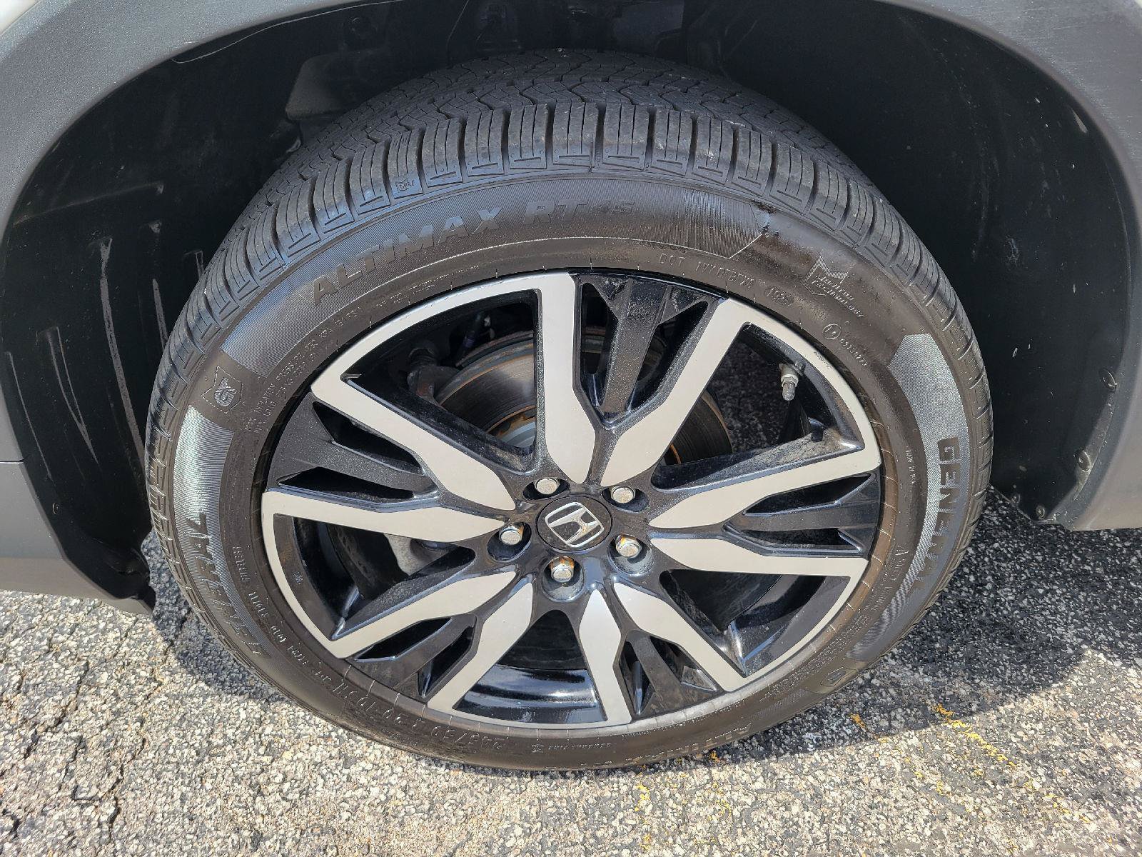 Used 2020 Honda Pilot Touring image 15