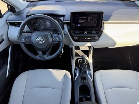 Used 2023 Toyota Corolla Cross L image 16