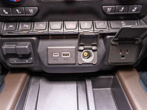 Used 2019 GMC Sierra 1500 SLT w/ SLT Premium Plus Package image 29