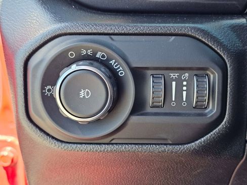 Used 2021 Jeep Wrangler Unlimited Sahara AWD/4WD image 19