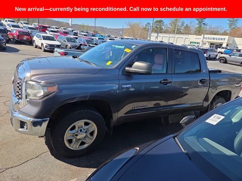 Used 2018 Toyota Tundra SR5 w/ SR5 Upgrade Package image 10