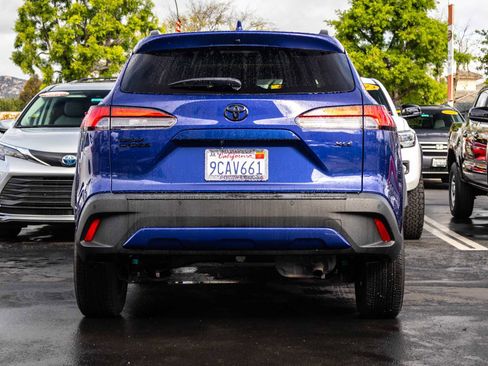 Certified 2022 Toyota Corolla Cross XLE image 8