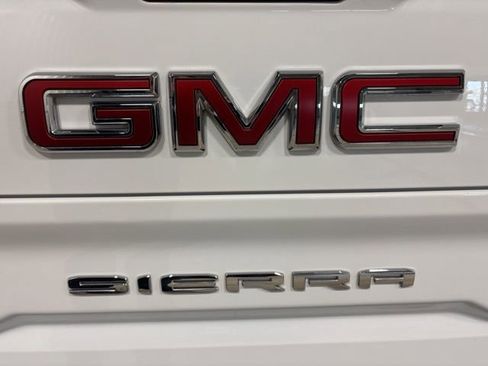 Used 2021 GMC Sierra 1500 AT4 w/ AT4 Premium Package image 3