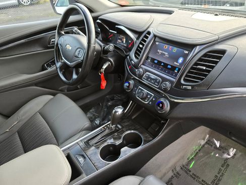 Used 2014 Chevrolet Impala LT image 10