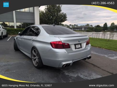 Used 2013 BMW M5 RWD image 3