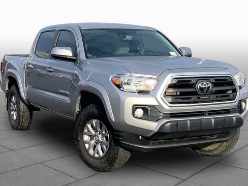 Used 2019 Toyota Tacoma SR5 AWD/4WD image 3