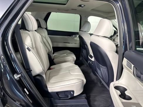 Used 2024 Hyundai Palisade Calligraphy image 28