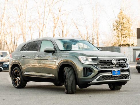 New 2026 Volkswagen Atlas Cross Sport SE image 13