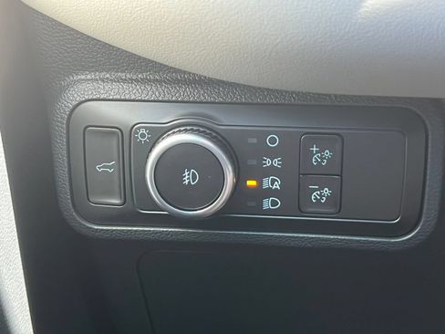 Used 2026 Ford Explorer Active AWD/4WD image 16