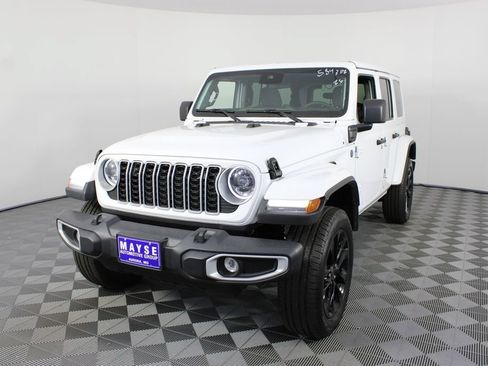 Used 2025 Jeep Wrangler Unlimited Sahara w/ Safety Group AWD/4WD image 20