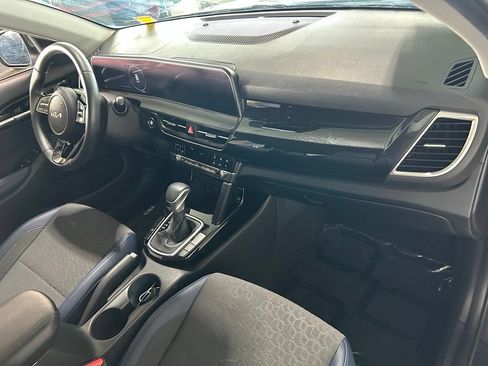 Used 2024 Kia Seltos S FWD image 36