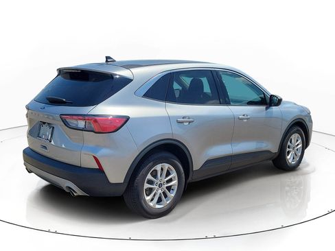 Used 2022 Ford Escape SE w/ Convenience Package FWD image 3