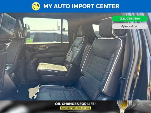 Used 2025 GMC Yukon XL AT4 Ultimate AWD/4WD image 25