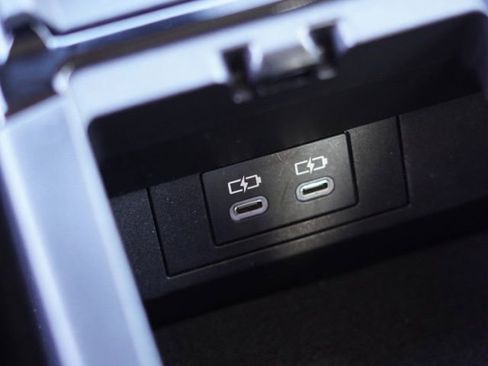 Used 2023 Toyota Prius Prime Premium image 35