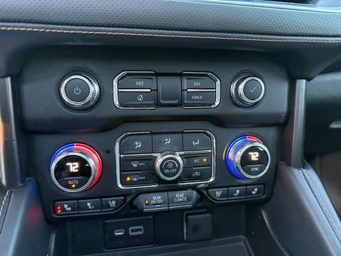 Certified 2022 GMC Yukon XL AT4 image 10