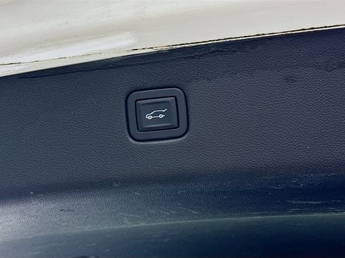 Used 2019 Chevrolet Blazer LT image 28