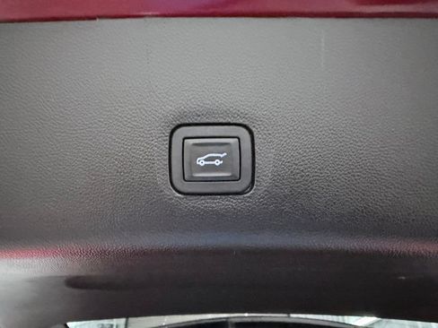 Used 2019 Chevrolet Traverse Premier w/ Driver Confidence II Package FWD image 37