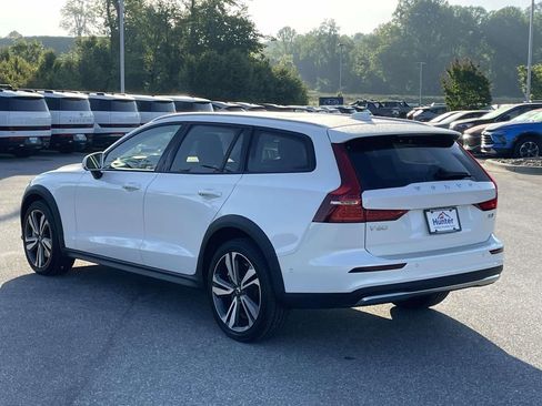 Used 2025 Volvo V60 B5 Cross Country Plus AWD/4WD image 26