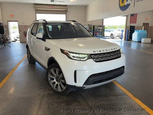 Used 2017 Land Rover Discovery HSE AWD/4WD image 2