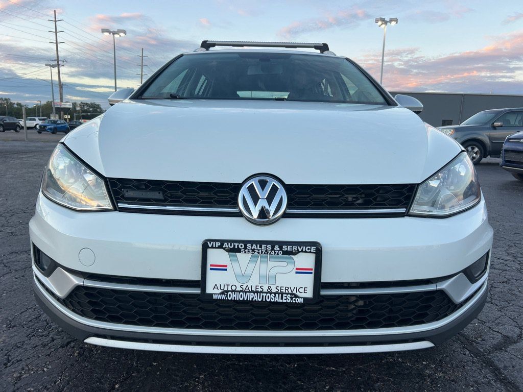 Used 2017 Volkswagen Golf Alltrack SEL AWD/4WD image 2