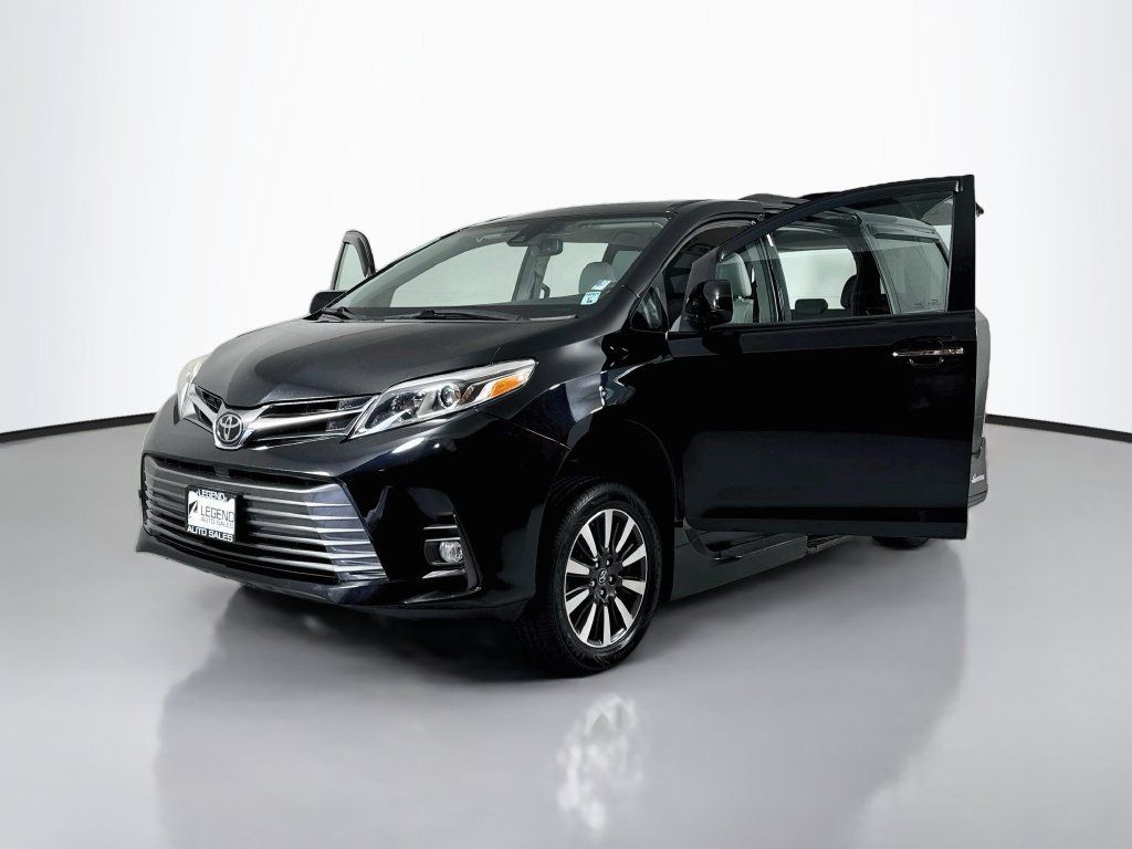 Used 2018 Toyota Sienna Limited FWD image 22